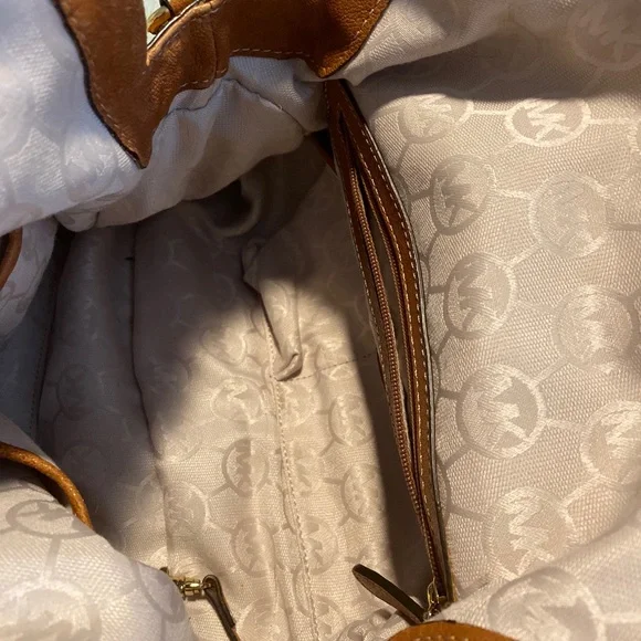 Michael Kors Tan Leather Bag - Picture 12 of 16